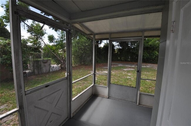 Building Photo - 211 Rose St