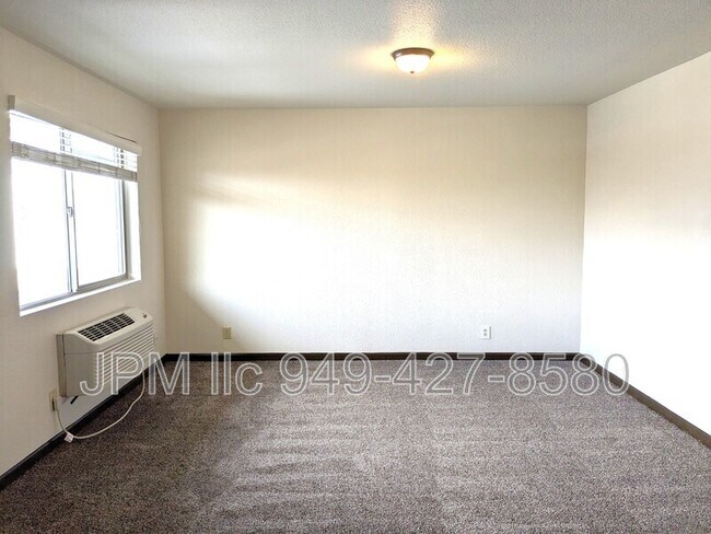 Building Photo - 1700 Locust St