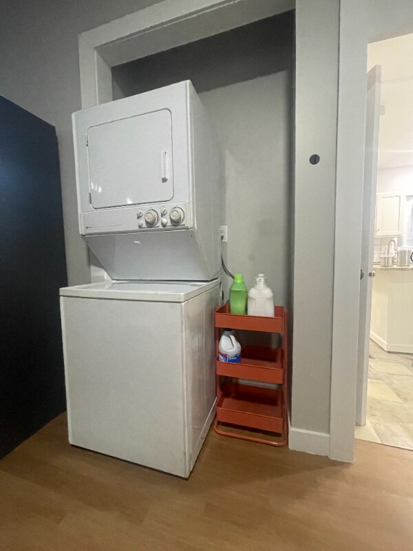 Building Photo - 4522 E Washington St