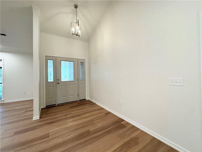 Building Photo - 2911 Wright Pl