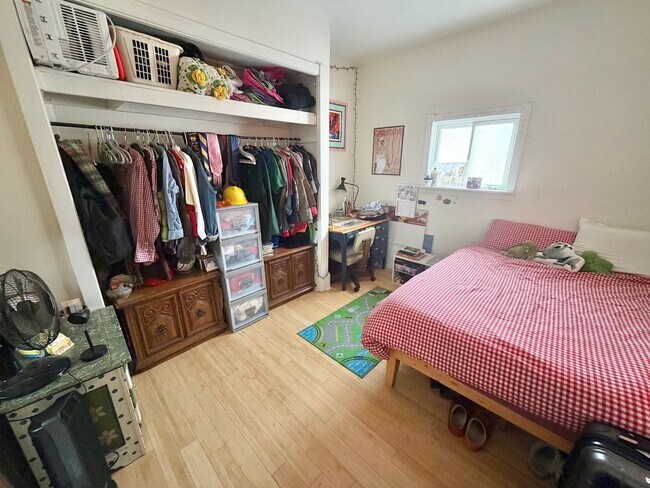 Building Photo - 81-83 Monroe Street