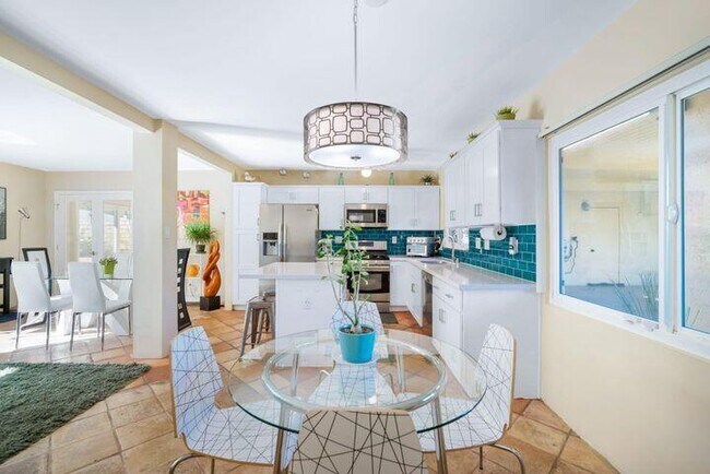 Building Photo - 4385 E Pso Caroleta