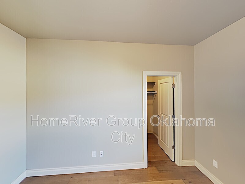 Building Photo - 15300 SE 57th St