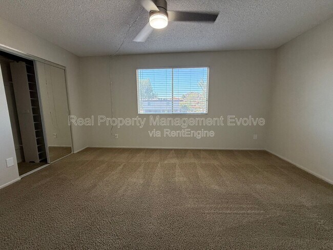 Building Photo - 3801 E Greenway Rd