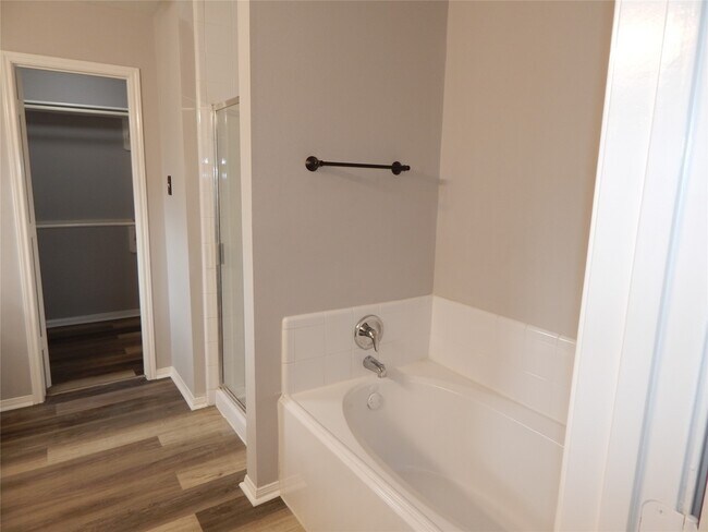 Building Photo - 3030 Rainmont Ln