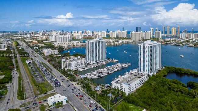Building Photo - 17301 Biscayne Blvd
