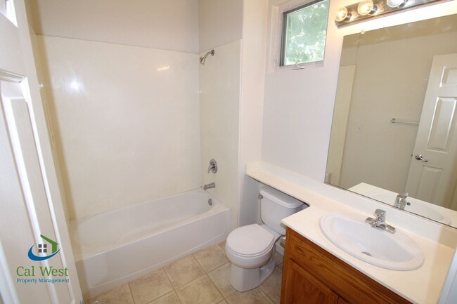 Building Photo - $3,695 - Spacious 2 Bedroom, 2.5 bath tri-level townhouse near Communication Hill in Lancaster Gates