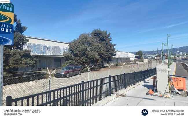 Building Photo - 3532 San Leandro St