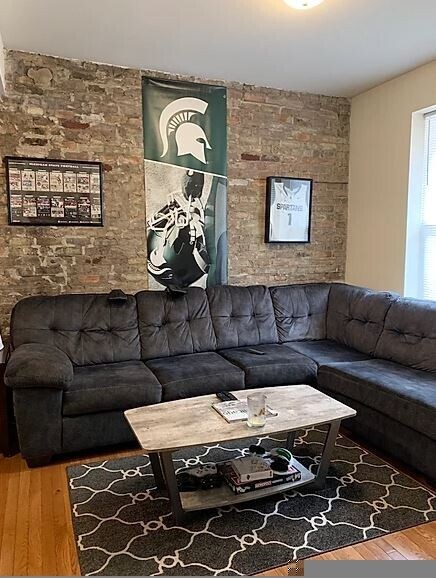 Building Photo - 851 W Fletcher St