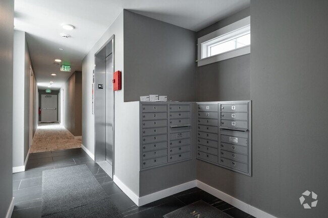 Building Photo - 3221292