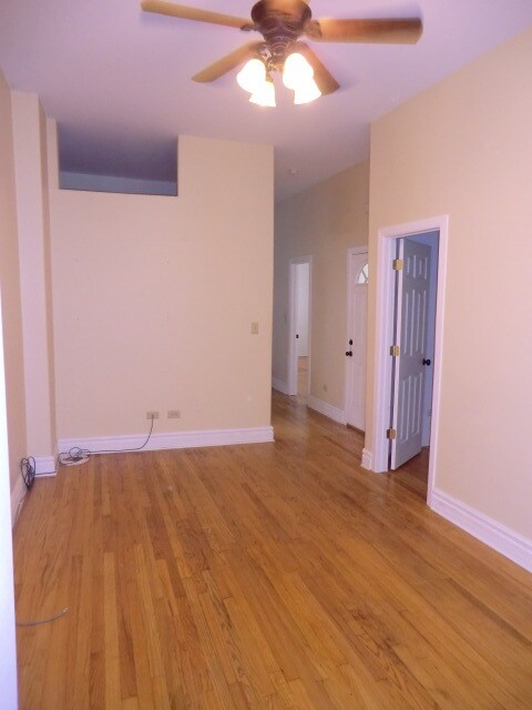Building Photo - 2728 N Artesian Ave