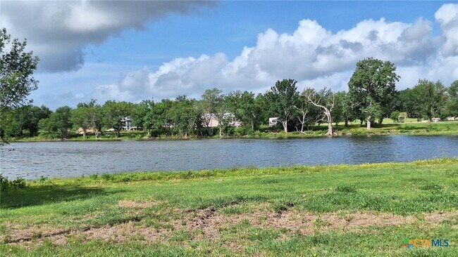 Building Photo - 701 Horace Howard Dr