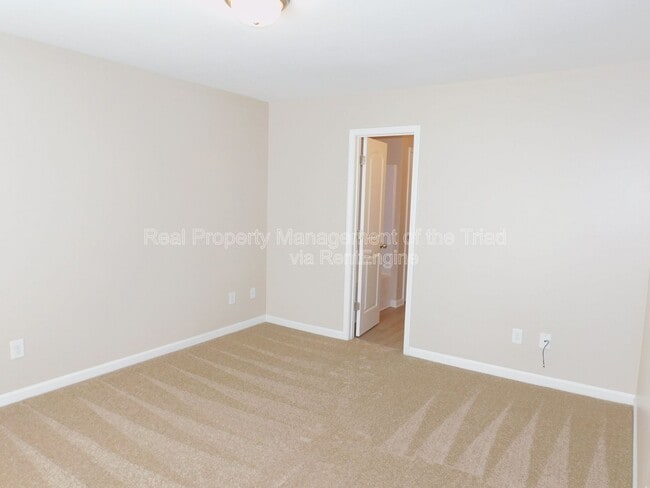 Building Photo - 2035 Chapel Park Ln
