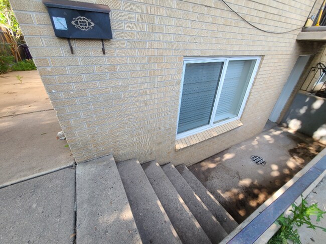 Building Photo - 3155 W Ohio Ave