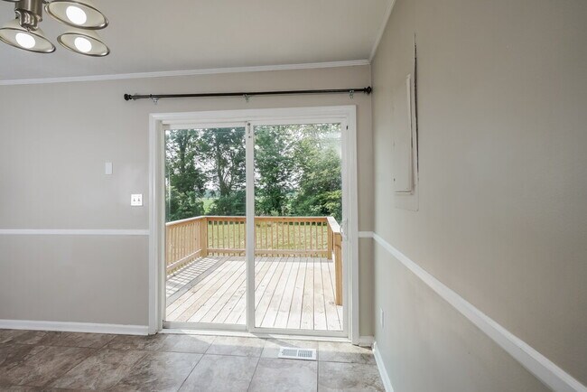 Building Photo - 127 Agin Way