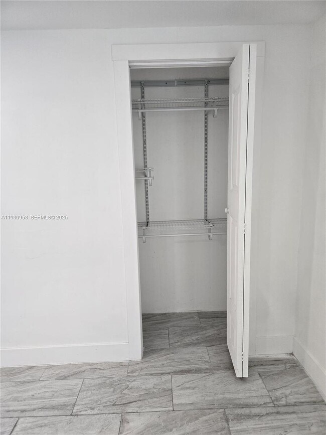 Building Photo - 10241 Haitian Dr