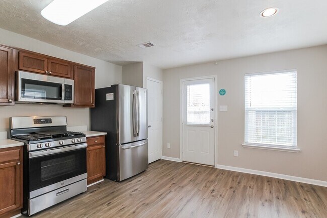 Building Photo - 8138 Sanders Glen Ln