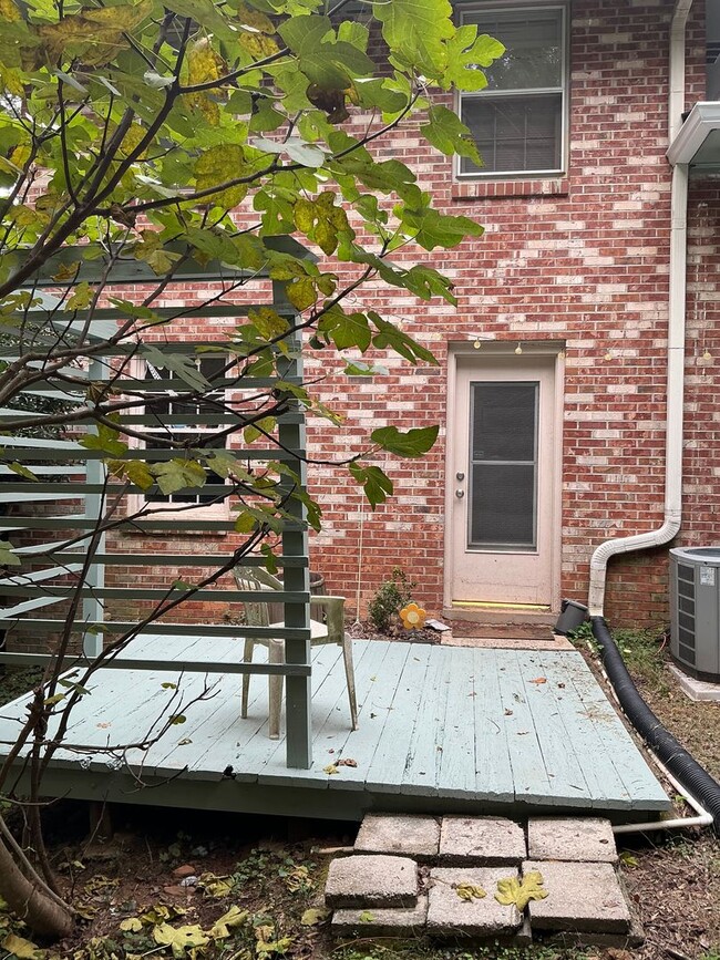 Primary Photo - 1 Bedroom/1 bathroom Basement Apartment in...