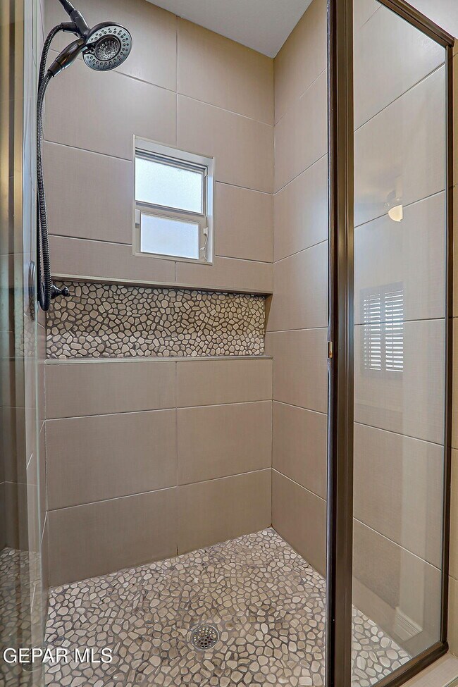 Building Photo - 13752 Newton Ct