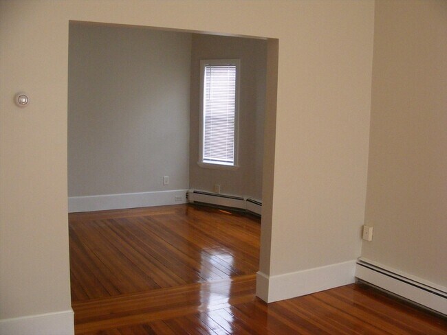 Building Photo - 53 Marshall St