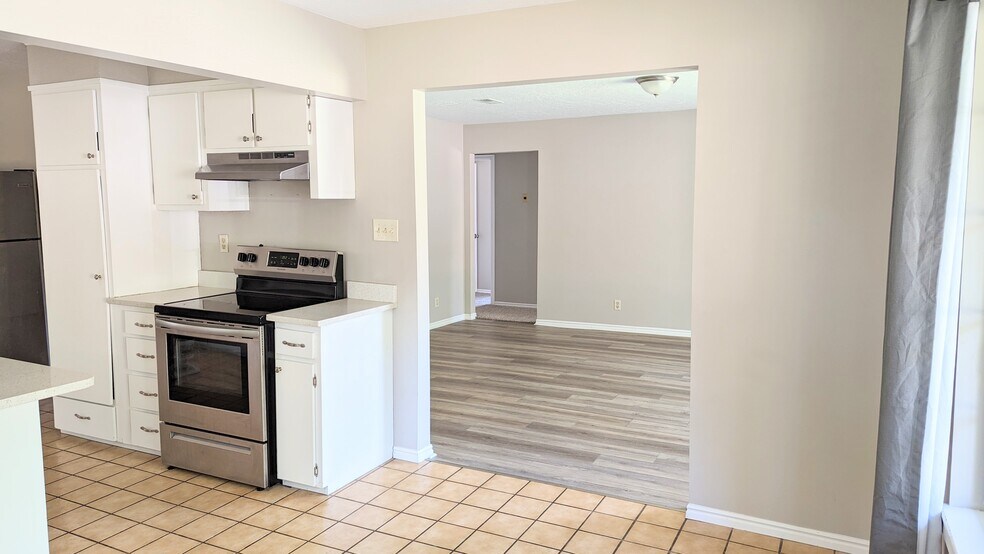 Building Photo - 3771 Orchard Ave