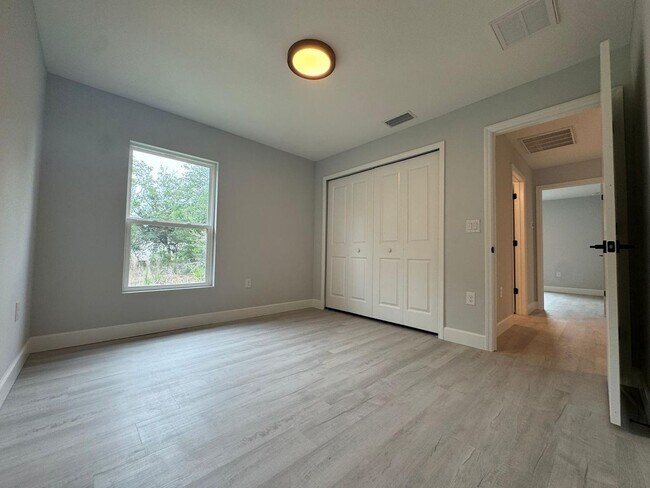 Building Photo - New Home Port Charlotte House For Rent
