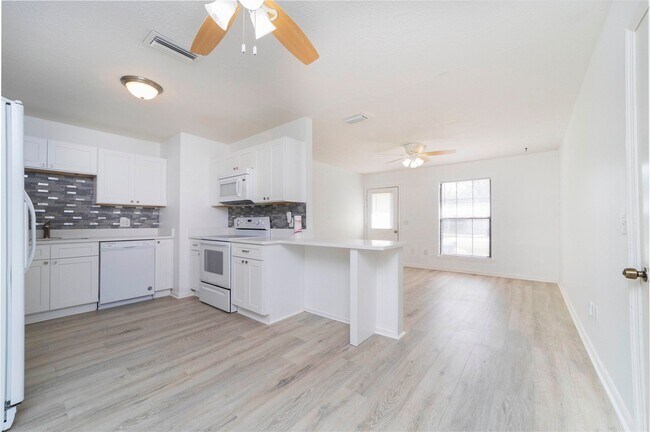 Building Photo - LOBELIA