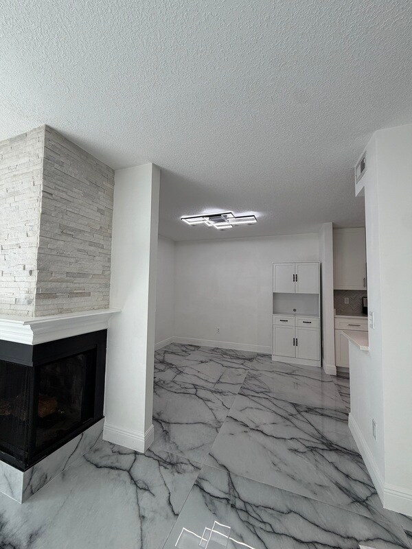Building Photo - 8212 Citrus Chase Dr