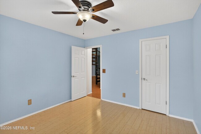 Building Photo - 11 Arbor Club Dr