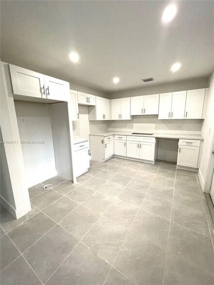 Building Photo - 1666 SW 3rd Ct