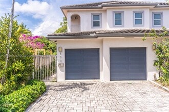 Building Photo - 503 SW 16th St