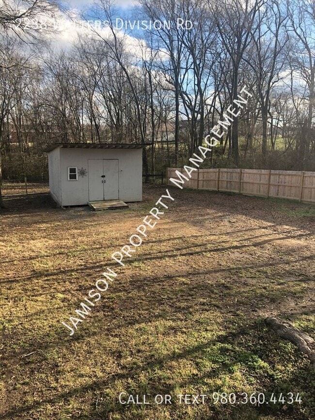 Building Photo - 2238 Walters Division Rd