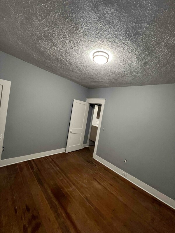Building Photo - 180 Oak Grove Ave