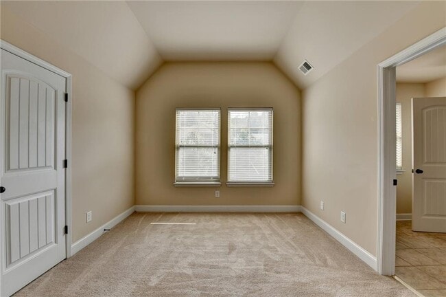 Building Photo - 2930 Blake Towers Ln