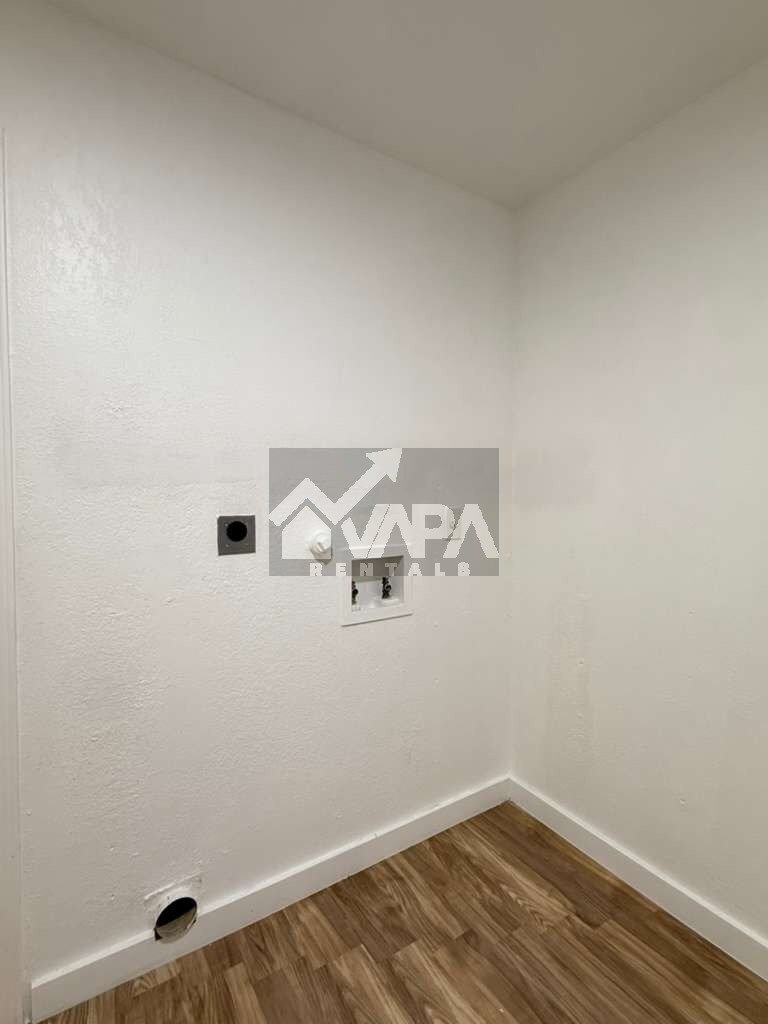 Building Photo - 6811 Evercrest Ln