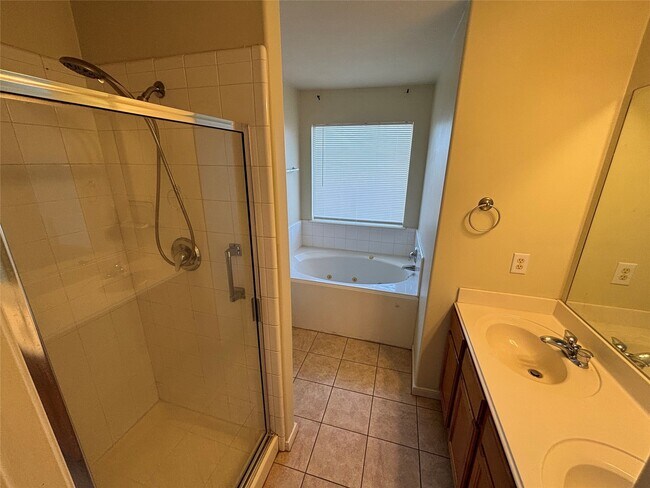 Building Photo - 6302 Ballina Meadows Ct