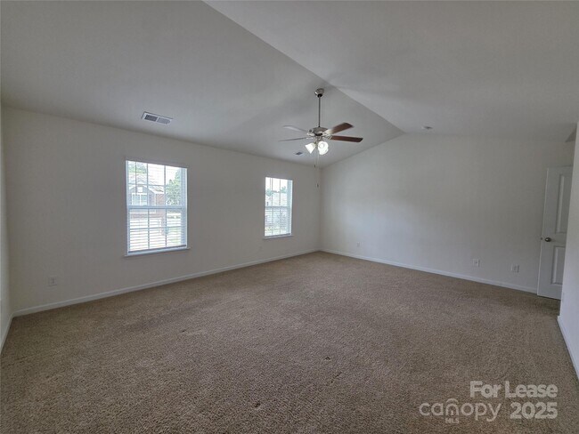 Building Photo - 2208 Apple Glen Ln