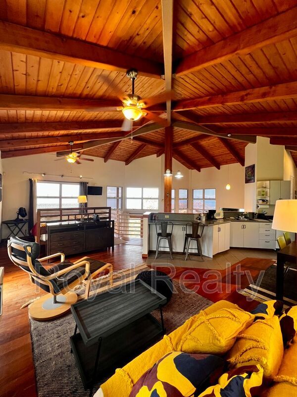 Building Photo - 4846 Sierra Dr