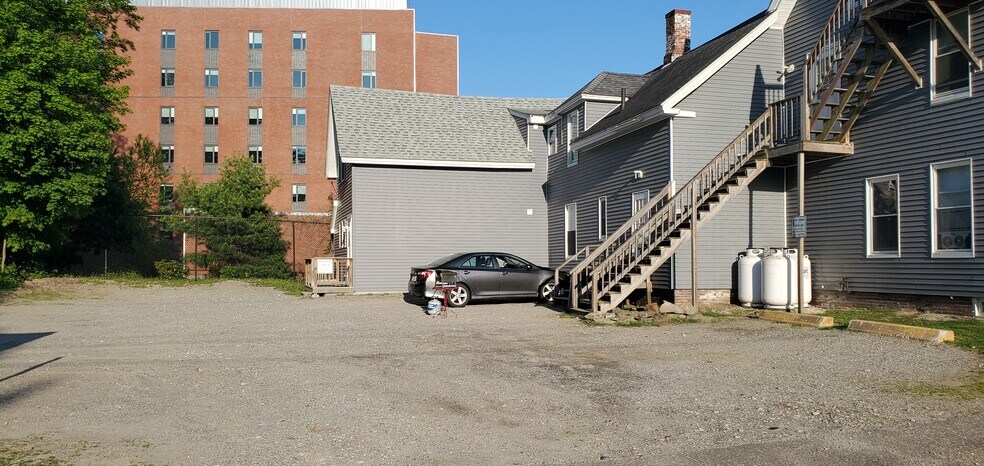 Building Photo - 20 Merrill St