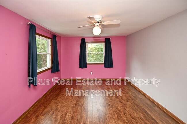 Building Photo - 1280 Linwood Ave SW