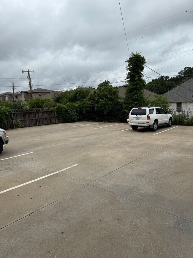 Building Photo - ** MOVE IN SUMMER 2026 ** 5-bedroom 5.5 Ba...