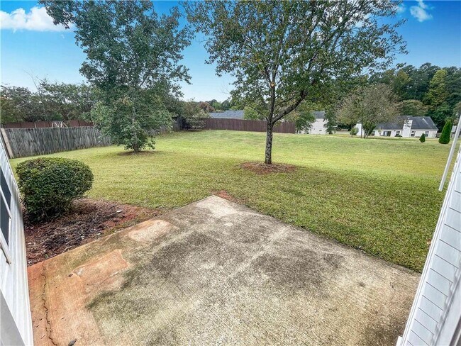 Building Photo - 6205 Tree Ridge Dr N W