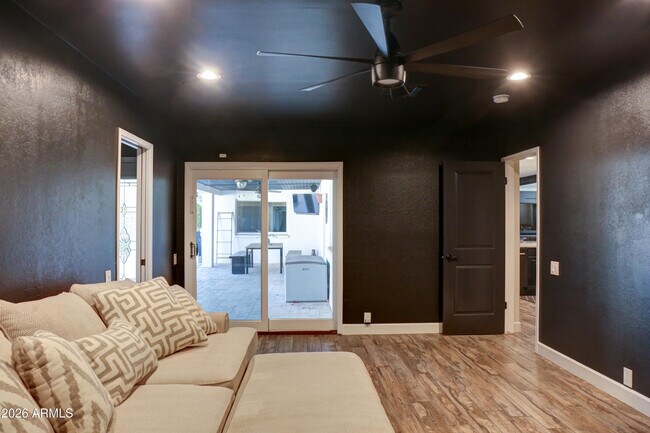 Building Photo - 2016 E State Ave