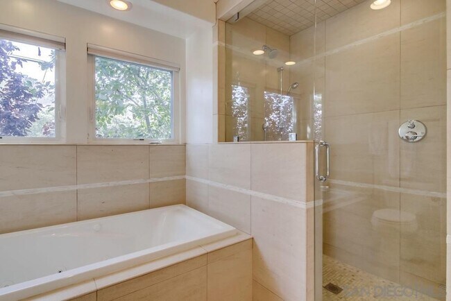 Building Photo - 657 Westbourne St