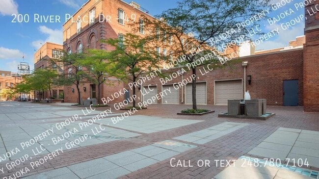 Building Photo - 200 River Pl Dr