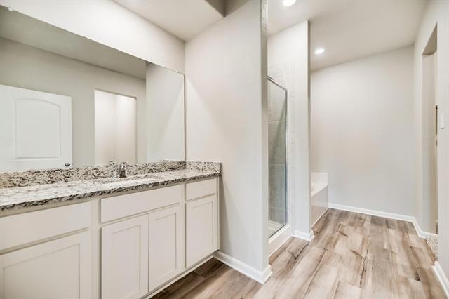 Building Photo - 2120 Dakota Dr