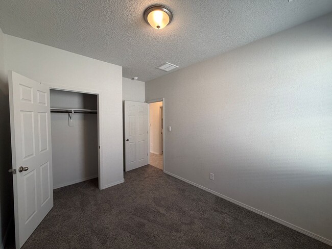Building Photo - 1504 Alto Colores St NW
