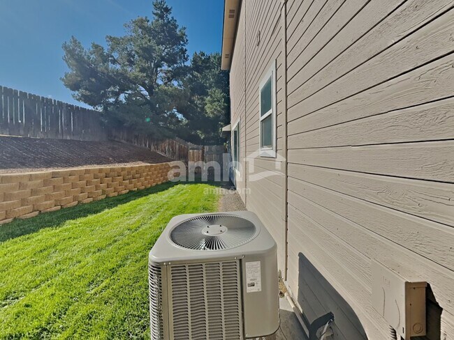 Building Photo - 1405 W Chance Ct