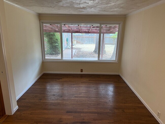 Building Photo - Charming 1-bedroom, 1-bath apartment in the Santa Clara area!