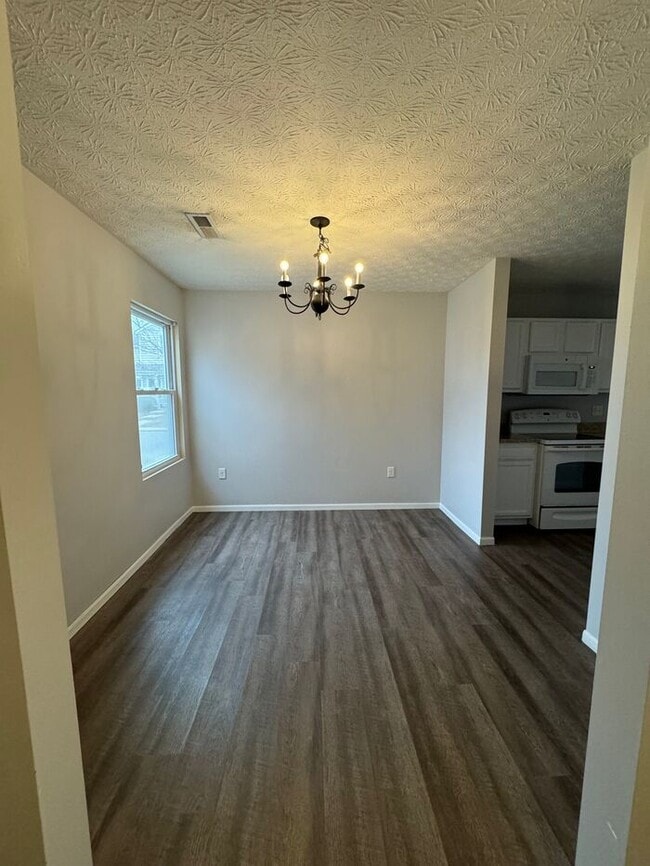 Building Photo - Beautiful 3 Bedrooms Home inside Willows a...